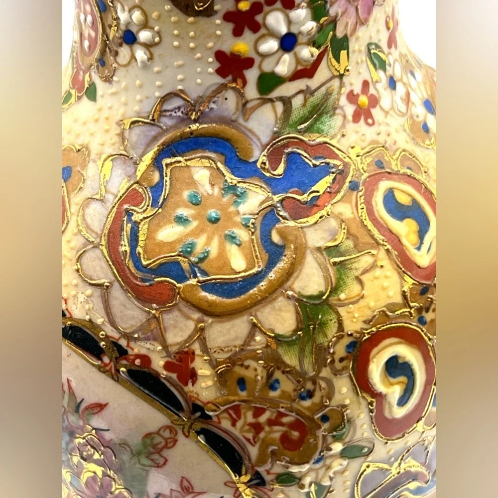 Asian Japanese Satsuma Style Ceramic Pottery Flower Vase Gold Enamel Floral 8 in